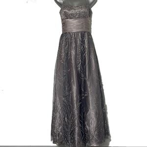 Le Château Formal Maxi Prom Formal Dress